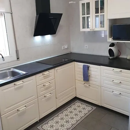 Alojamiento Con Piscina Privada * Cunit
