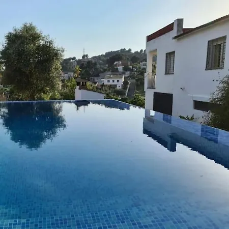 Alojamiento Con Piscina Privada * Cunit