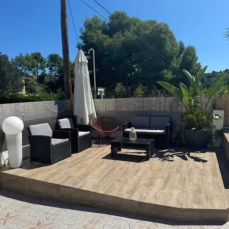Alojamiento Con Piscina Privada * Cunit