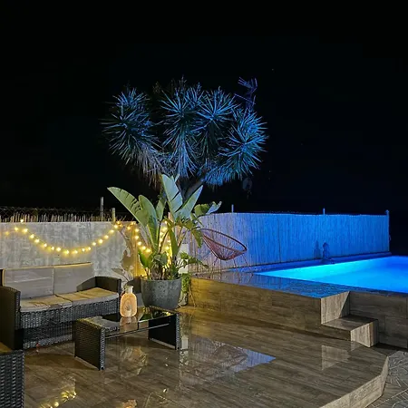 Vakantiehuis Alojamiento Con Piscina Privada *